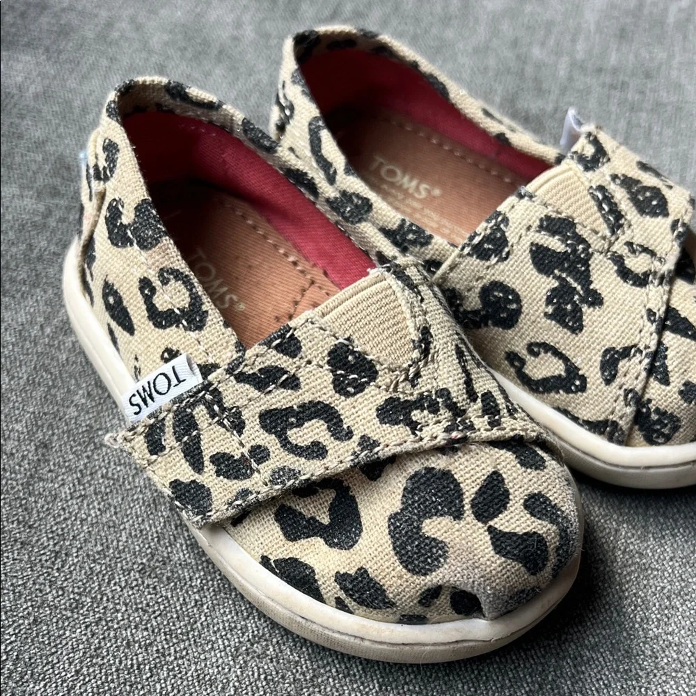 TOMS Alpargata Classic Toddler Shoe - 4  leopard print - Picture 4 of 5